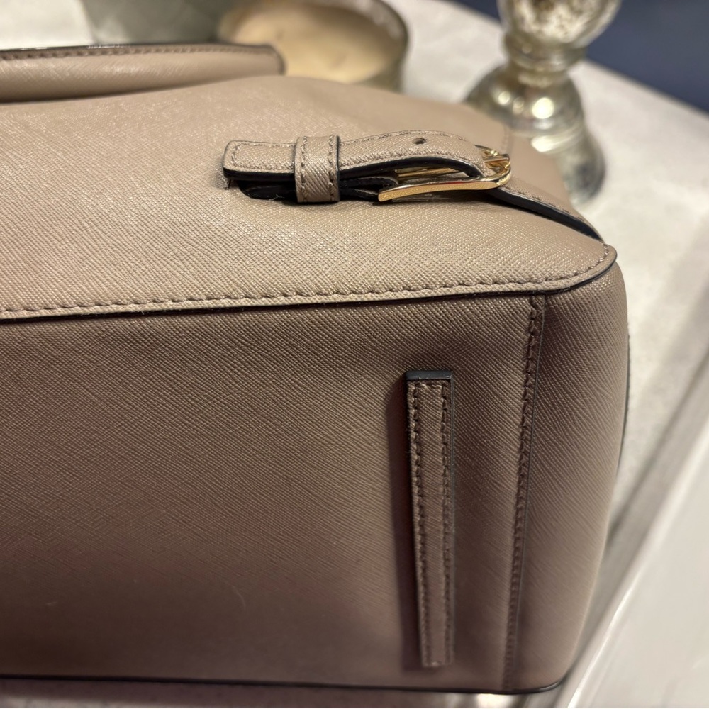 Tory Burch taupe tote.  Excellent Shape $150 - Picture 5 of 8
